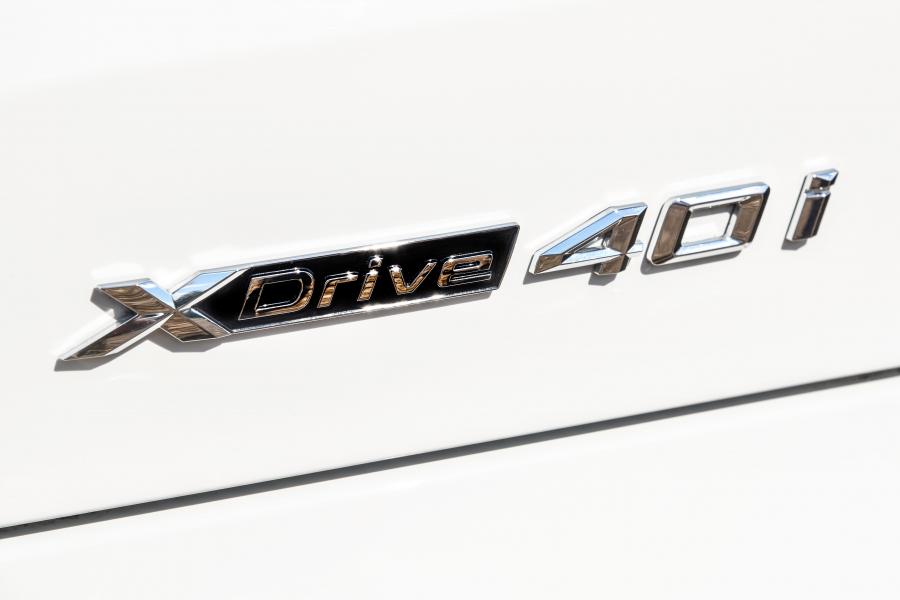 Логотип BMW X5 xDrive40i (G05) 2018 года  (WW) (фото 41 из 48)